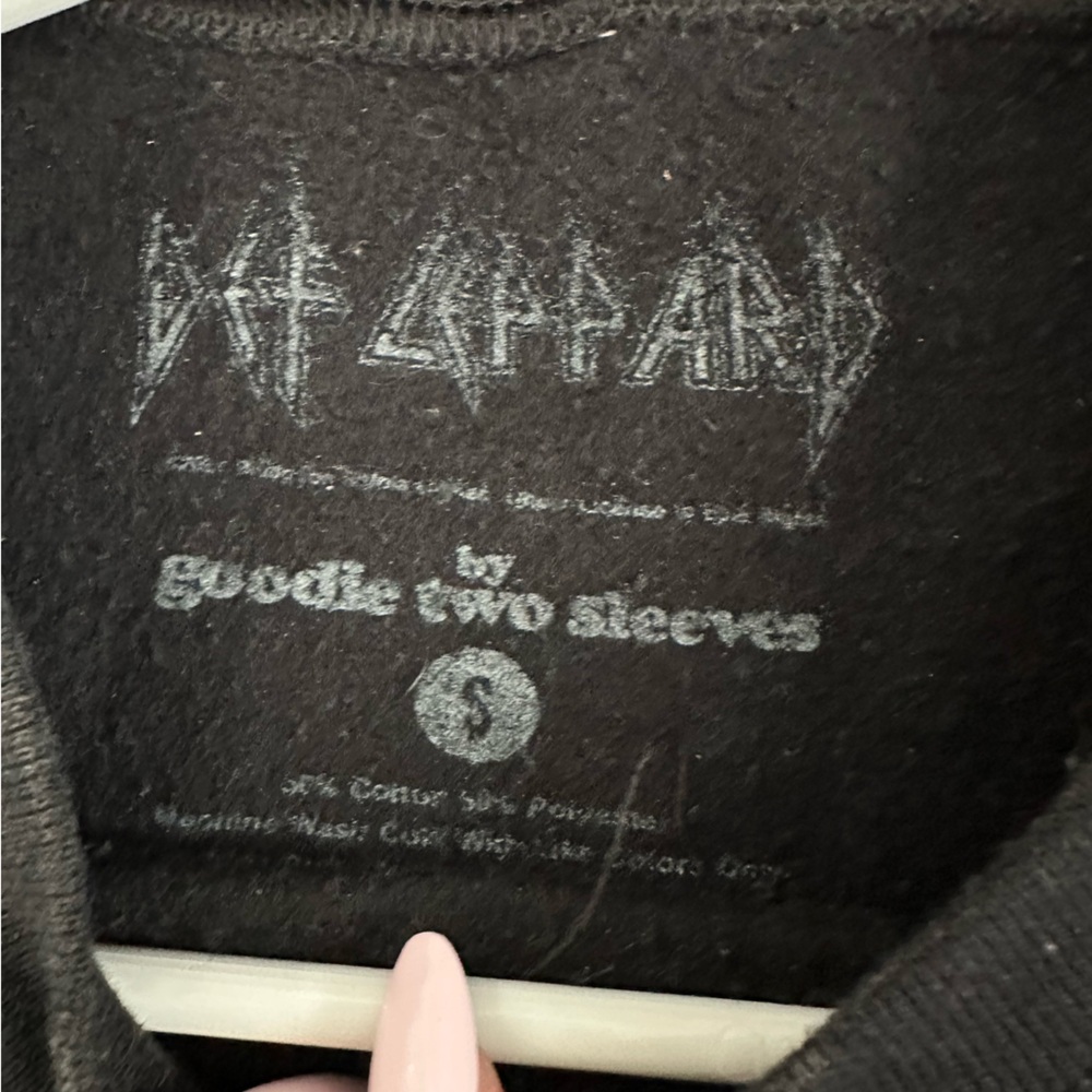 Vintage Band Graphic Sweatshirt - Picture 4 of 4